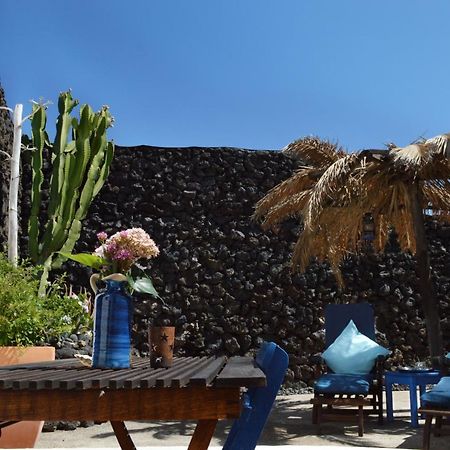 Stylish Getaway With Secluded Patio In Lava Finca Уга Экстерьер фото