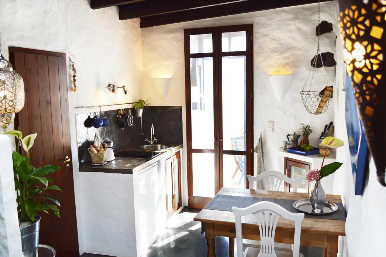 Stylish Getaway With Secluded Patio In Lava Finca Уга Экстерьер фото