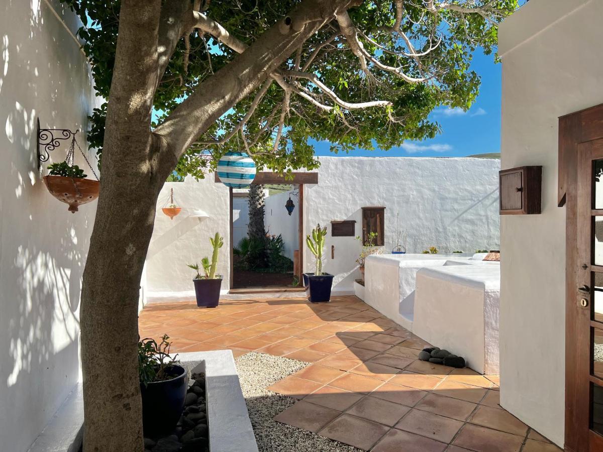 Stylish Getaway With Secluded Patio In Lava Finca Уга Экстерьер фото