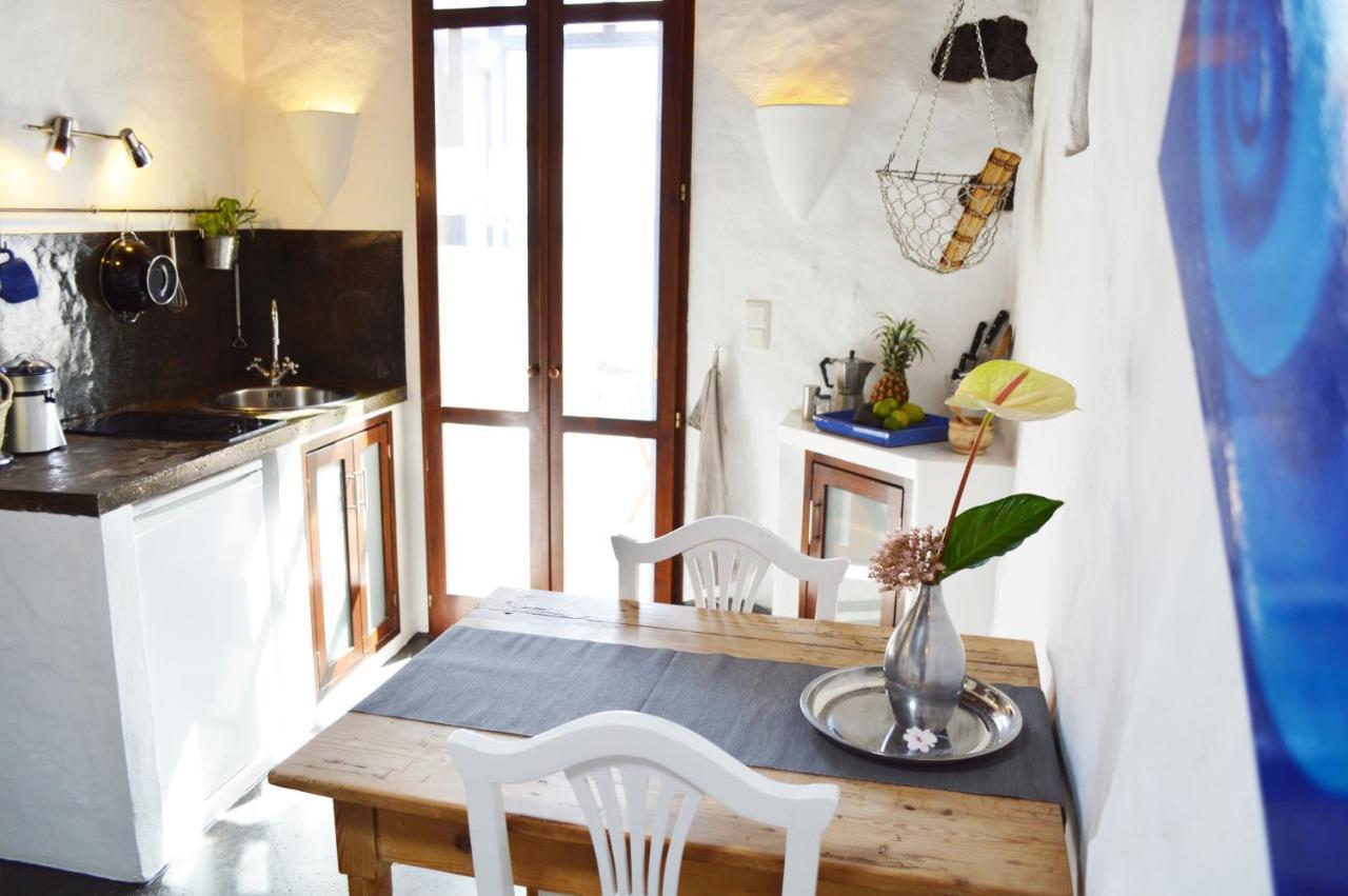 Stylish Getaway With Secluded Patio In Lava Finca Уга Экстерьер фото